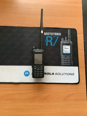 Motorola R7 display Motorola MOTOTRBO R7