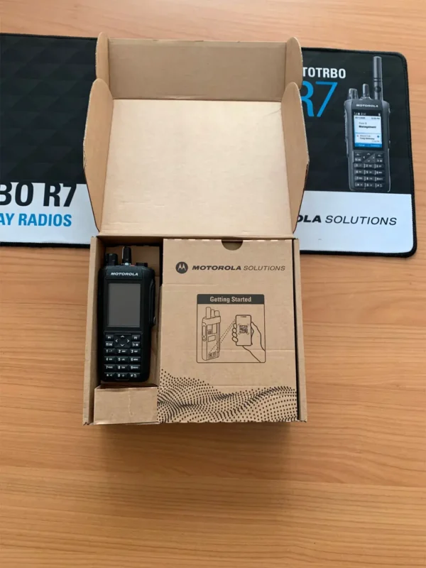 Motorola R7 screen display Motorola R7 two-way radio