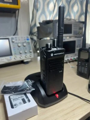 motorola_xpr_3300 (1) Motorola XPR 3300 UHF