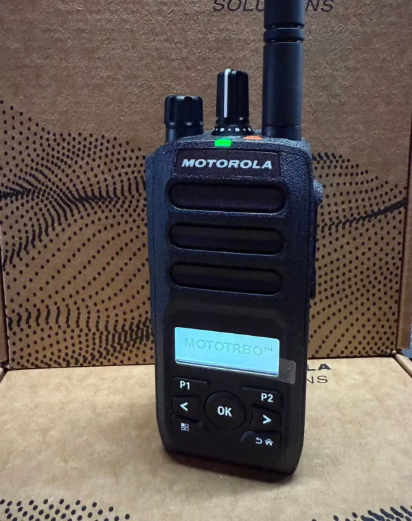 Motorola MOTOTRBO R5 Two-Way Radio Motorola MOTOTRBO R5 Two-Way Radio