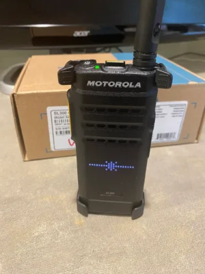 Motorola SL300 Motorola SL300 Portable Two-way radio