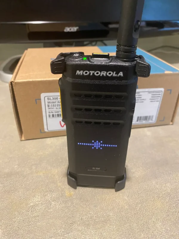 Motorola SL300 Motorola SL300 Portable Two-way radio
